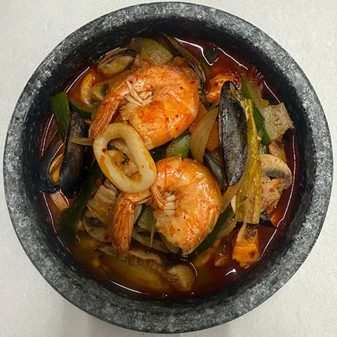 Jambong (Scharfe Meeresfrüchte-Suppe)
